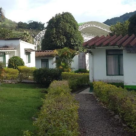 Servituristicos La Esmeralda Hotel Santa María Exterior foto